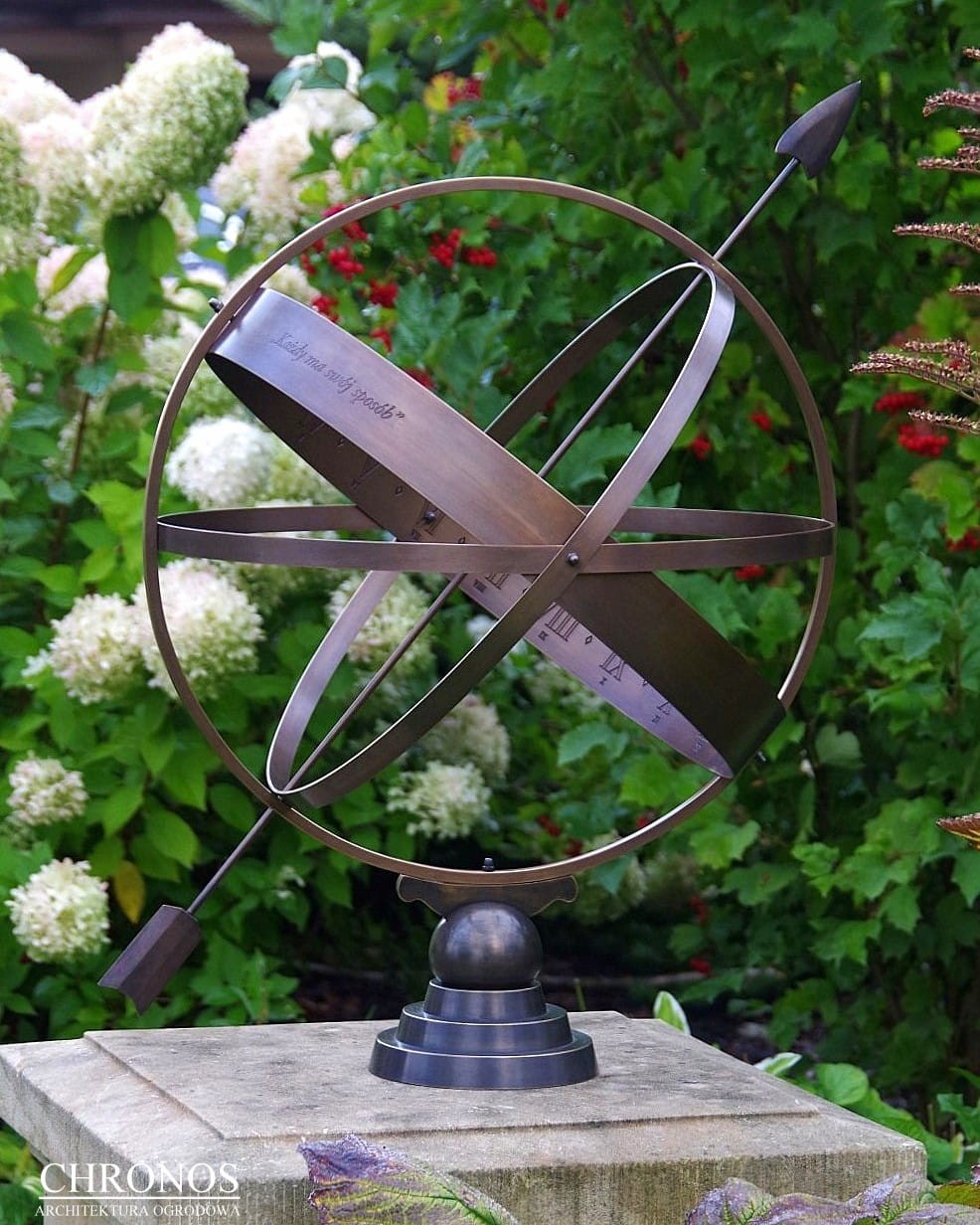 Sundial With An Arrow
