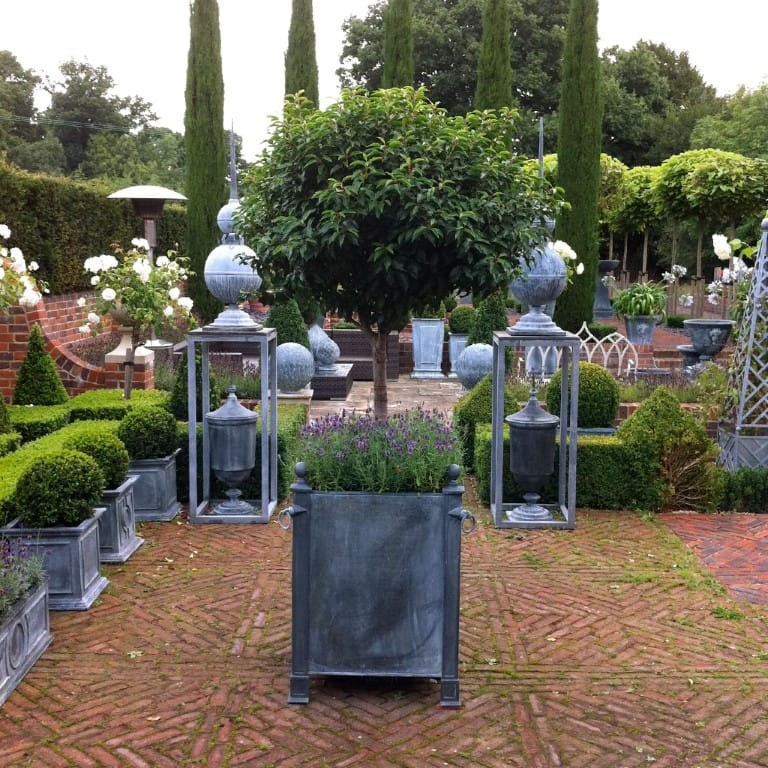 Versailles Planter