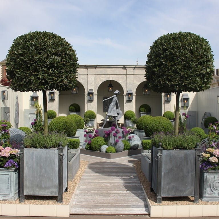 Versailles Planter