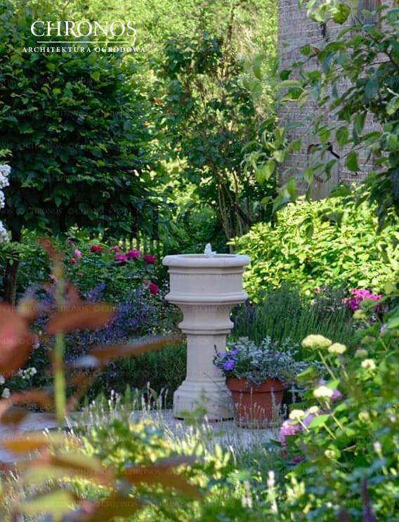 Gothic Fountain - high