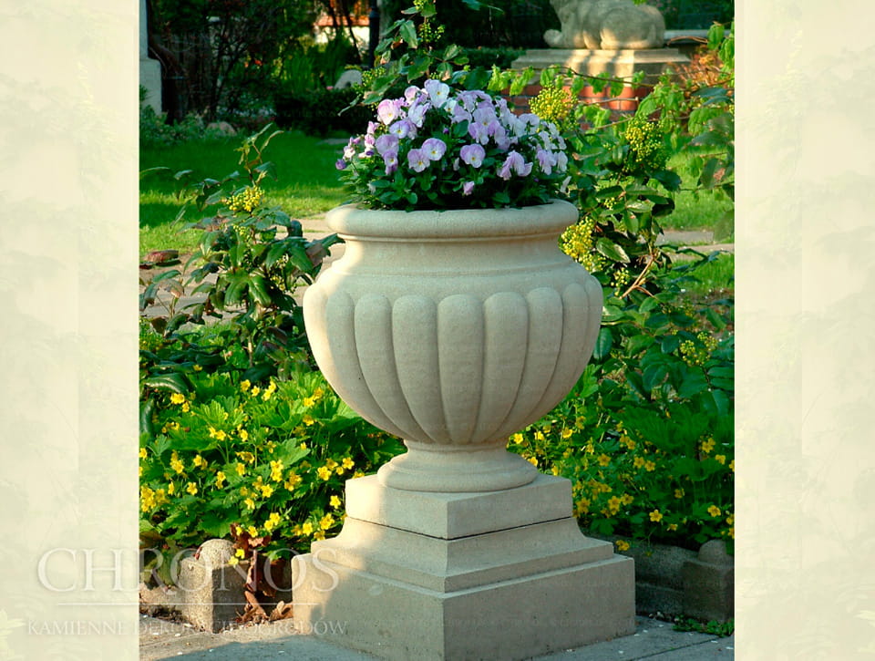 Decorative curb – corner