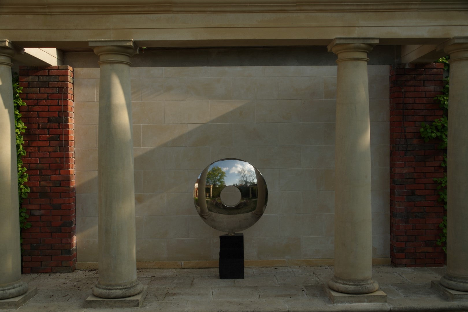 Lens