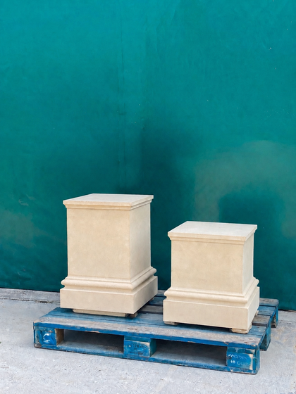 Gothic Pedestal with Flange