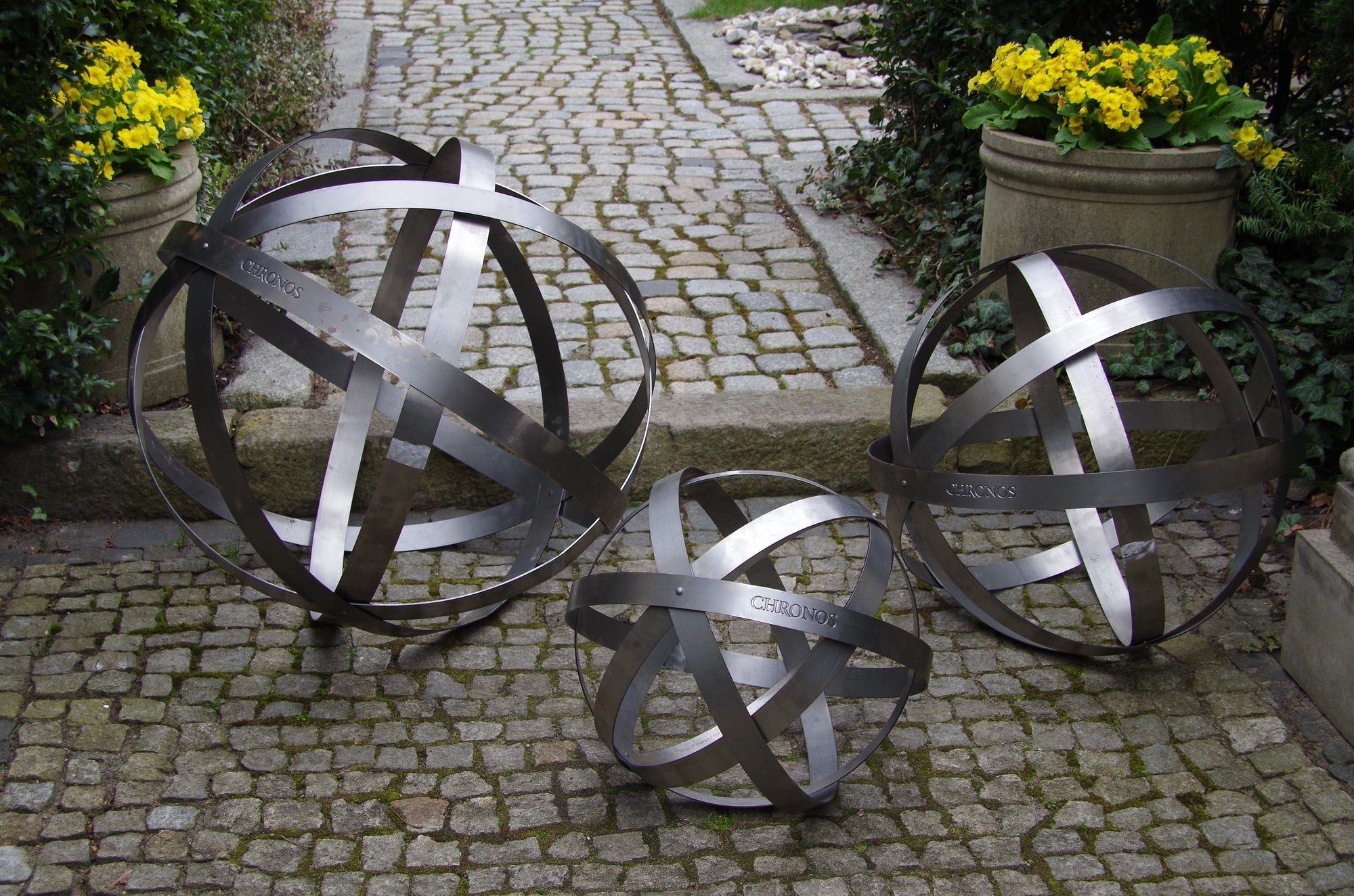 Garden Sphere - natural steel