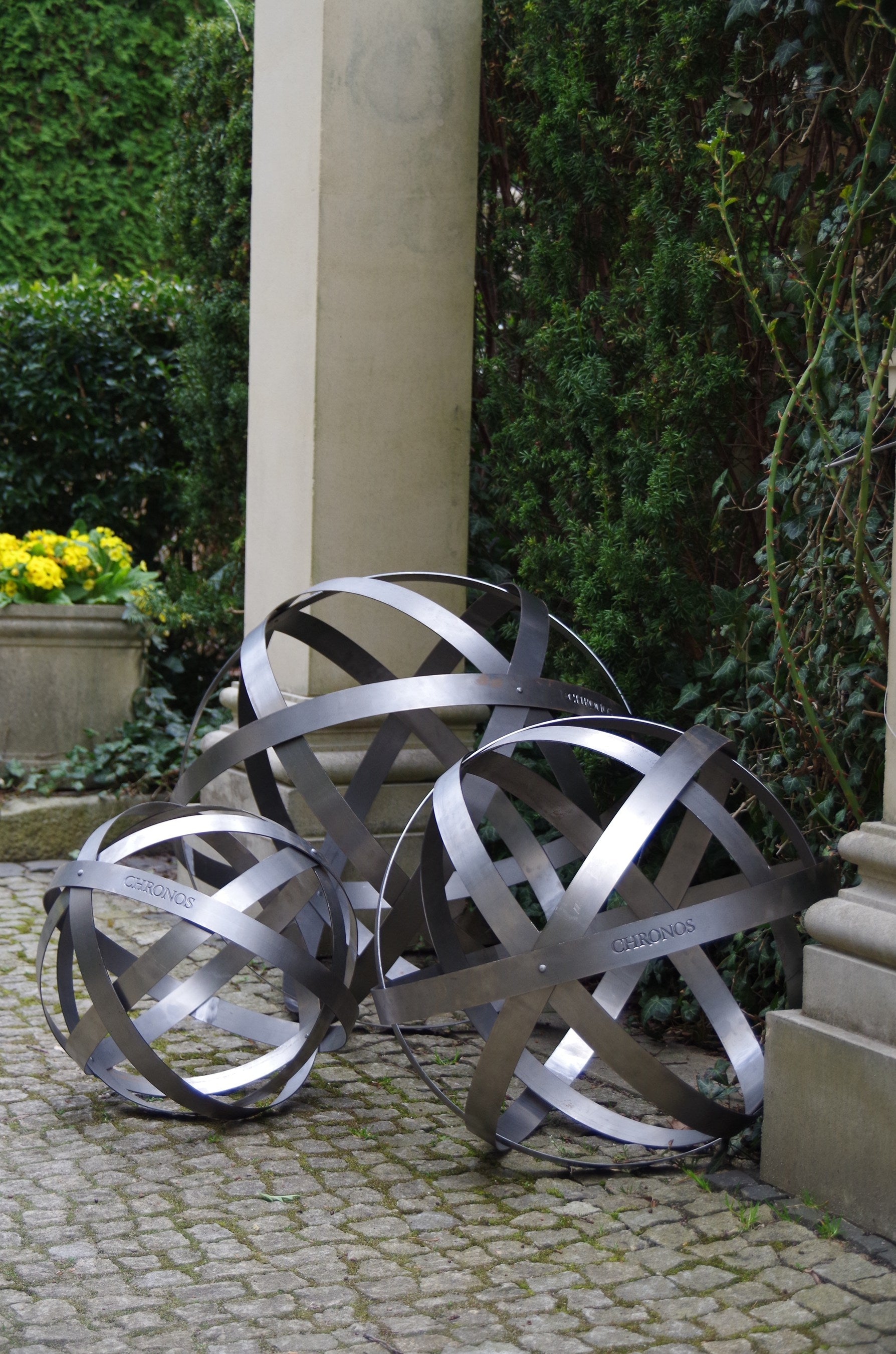 Garden Sphere - natural steel