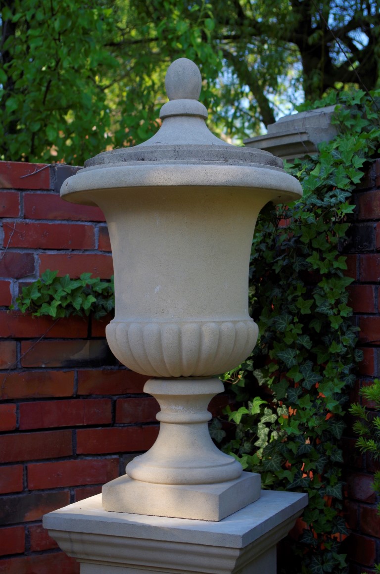 Garden Urn - Classic