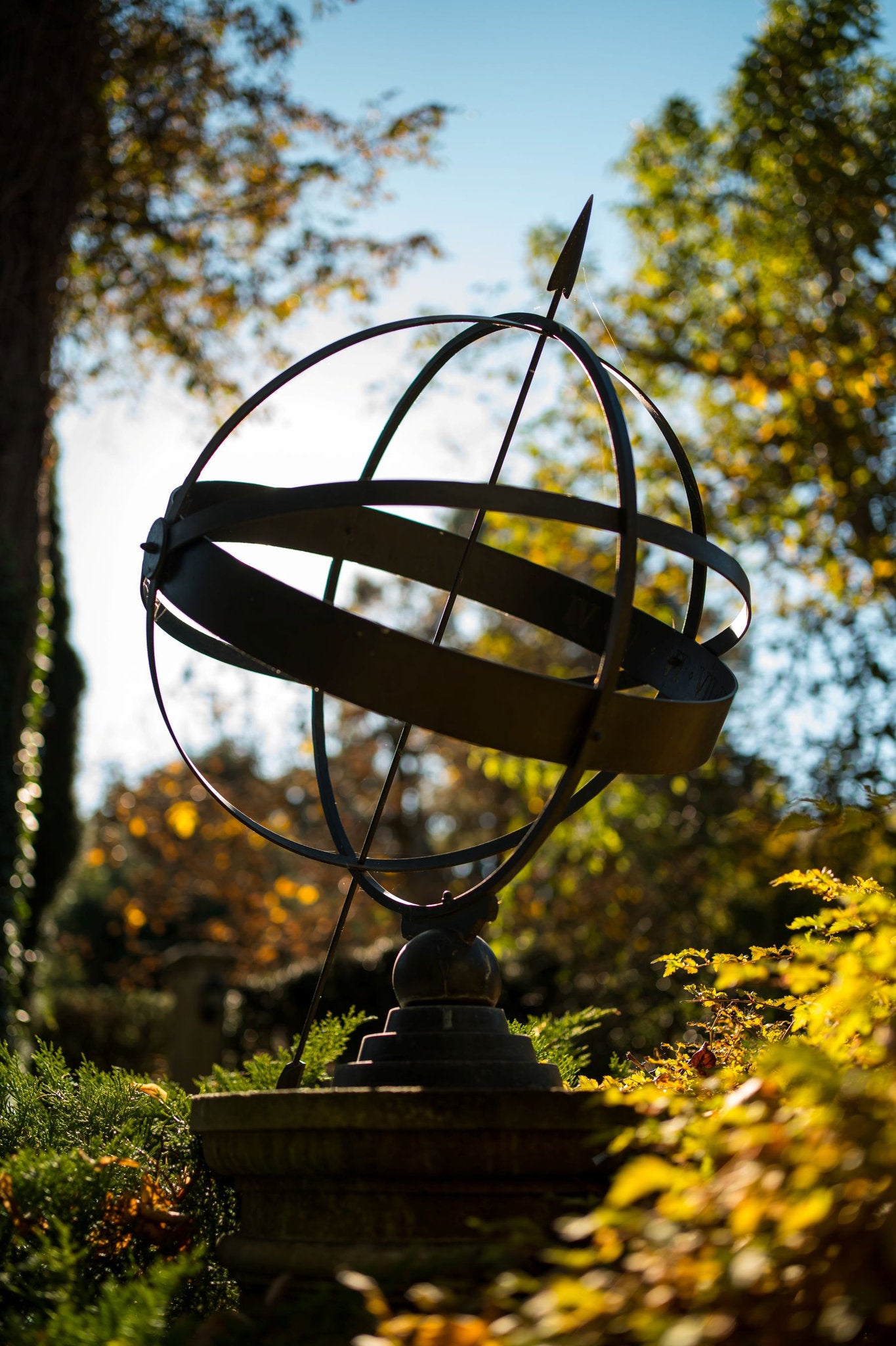 Sundial With An Arrow