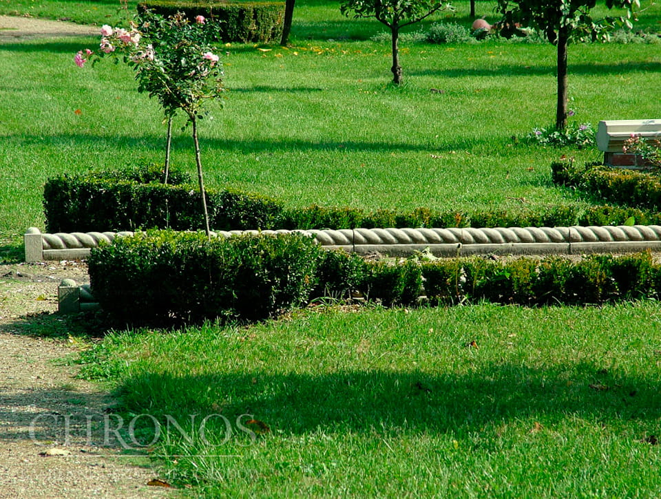 Decorative kerb - braid