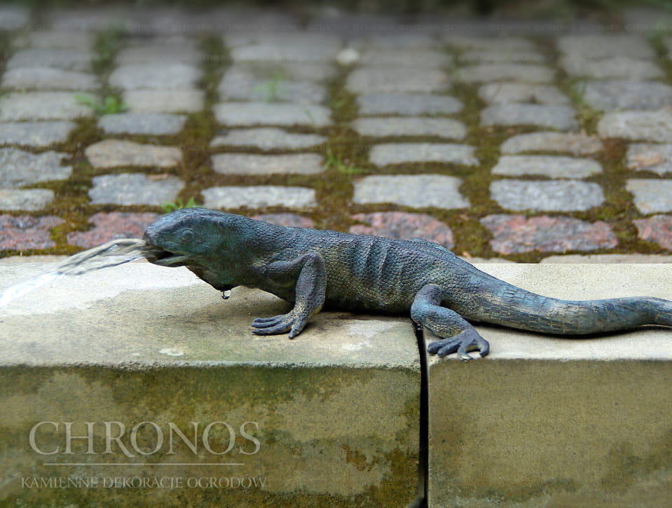 Fountain sculpture - Brass Lizard