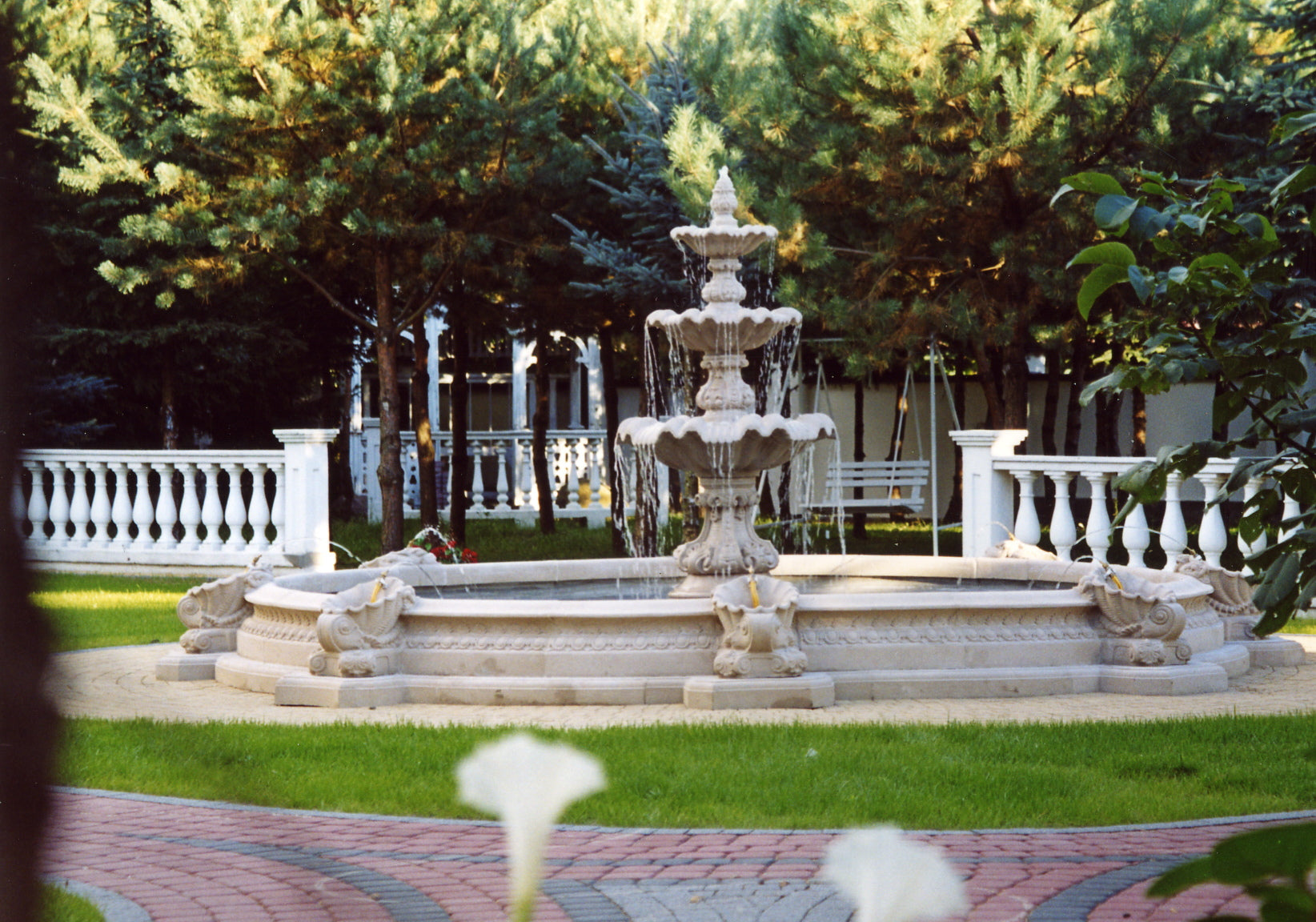 Windsor 420 Fountain with Shells